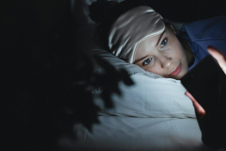 How to Plan the Perfect Screen-Light Evening at Home